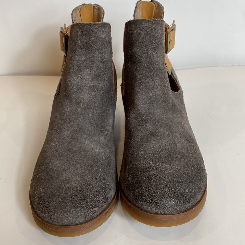 Korks gray suede leather heeled booties size 8 M - Picture 2 of 8